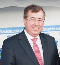 Foto de Dr. Cesar Pérez Vivas